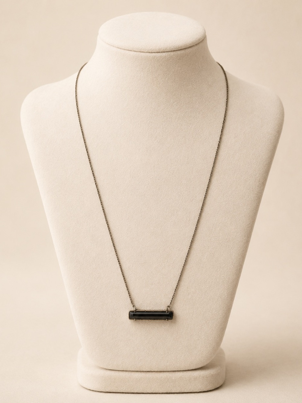 Kendra Scott Leanor Bar Pendant Necklace in Gunmetal with Black Drusy